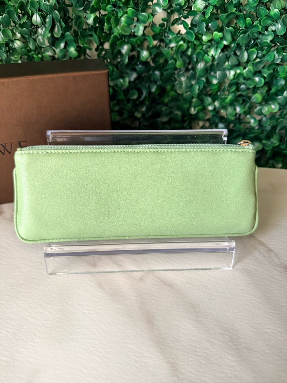LOEWE Green Leather Anagram Zip Pouch - Picture 3 of 8